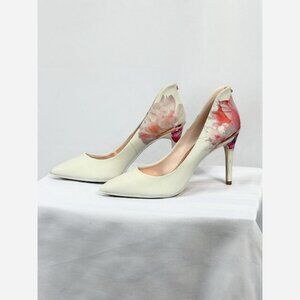 Ted Baker London White & Floral Pointed Toe Pumps – Never Worn